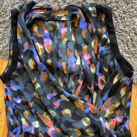 CAbi 3077 Flaunt Wrap Sleeveless Tank Blouse Size Medium - Picture 4 of 11
